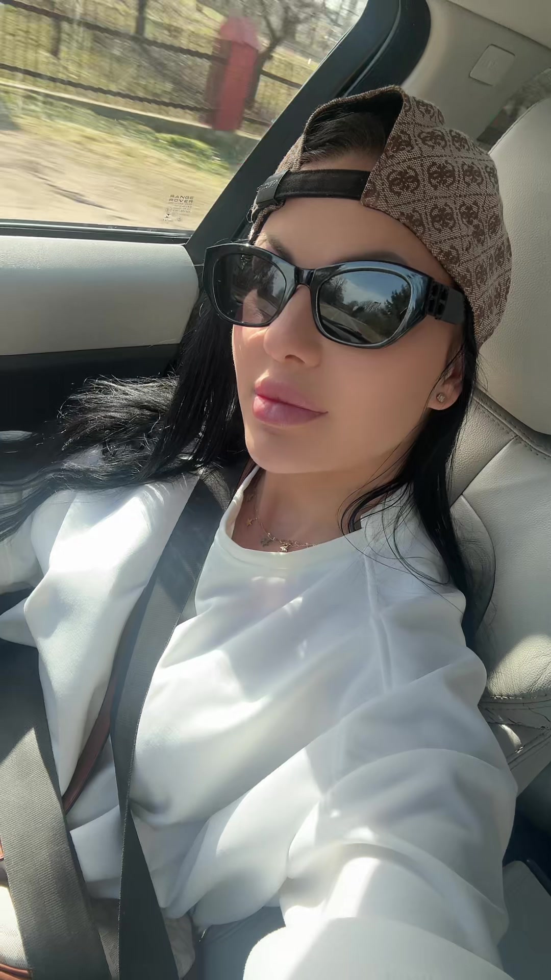 @_Leila_