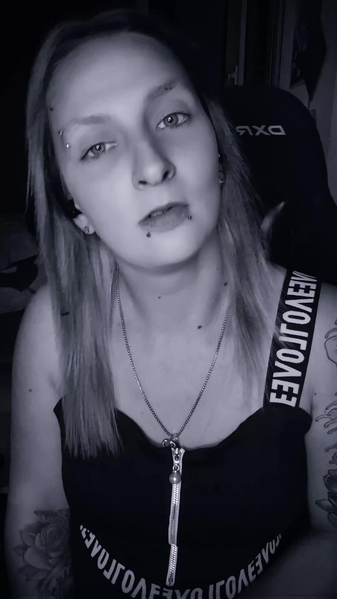 @DeviilGiirl