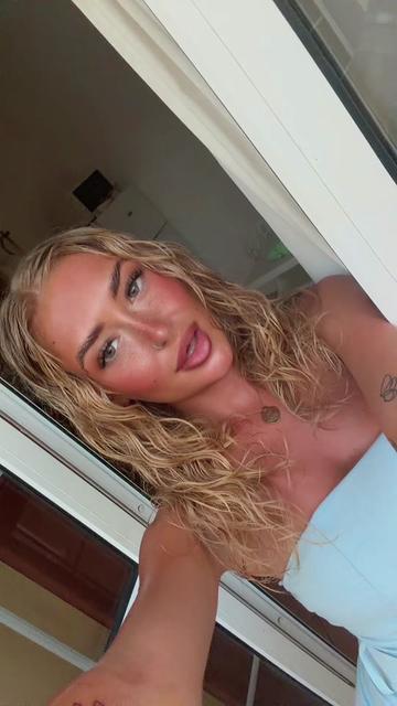 @Caitlynshawx