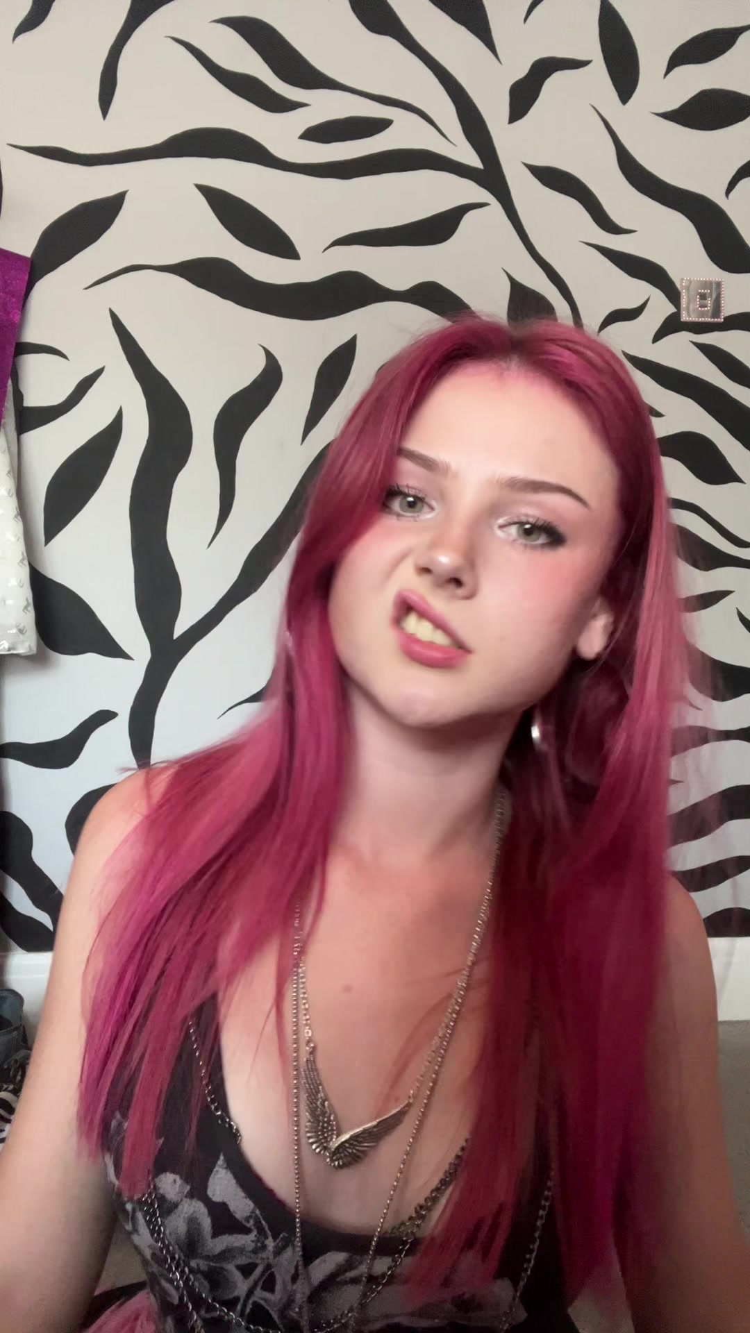 @🦄