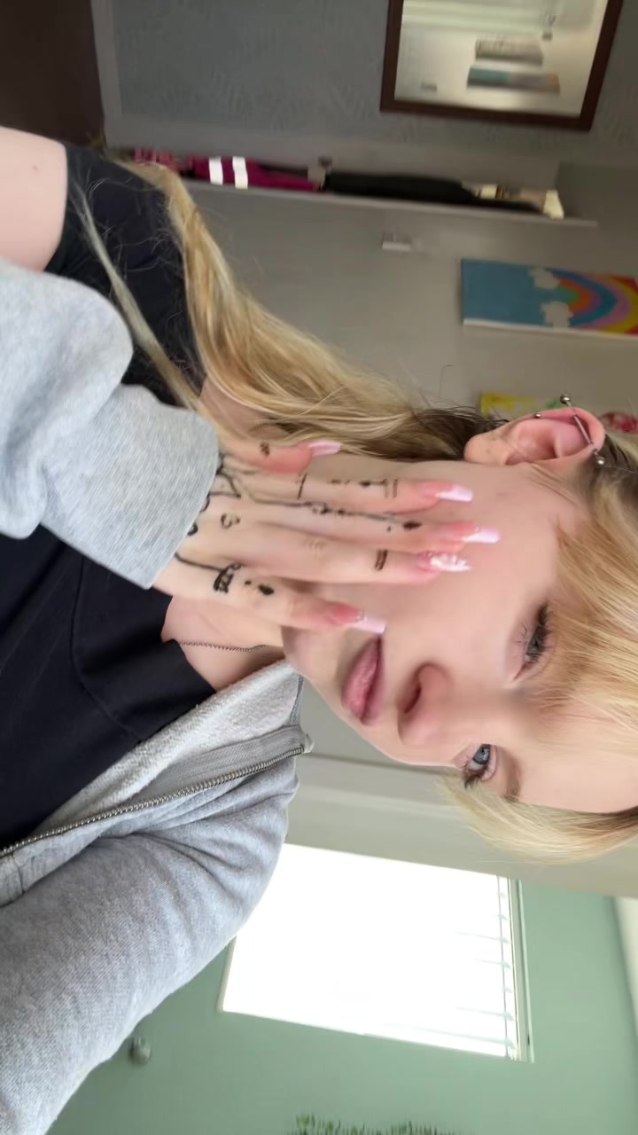 @Notchloe