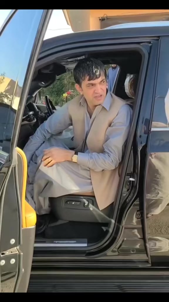 @🤍♛𝙎𝙠♛🤍