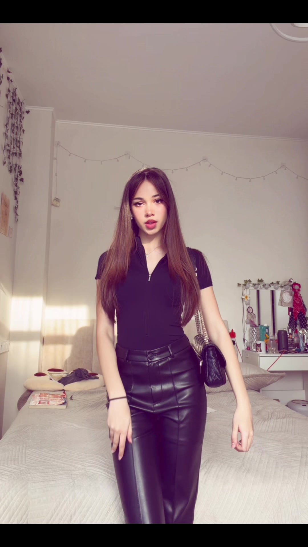 @Alissa_D