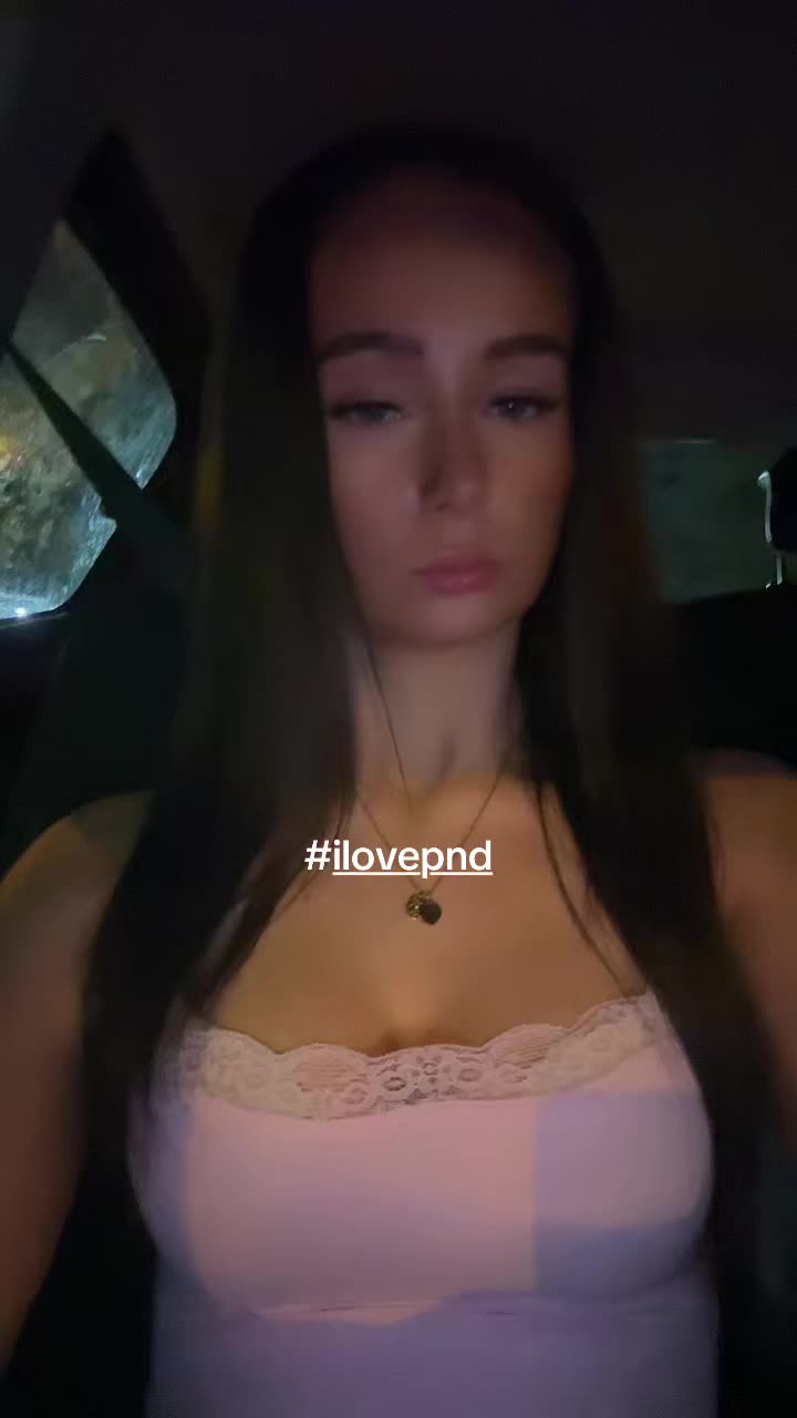 @Chlo🧁