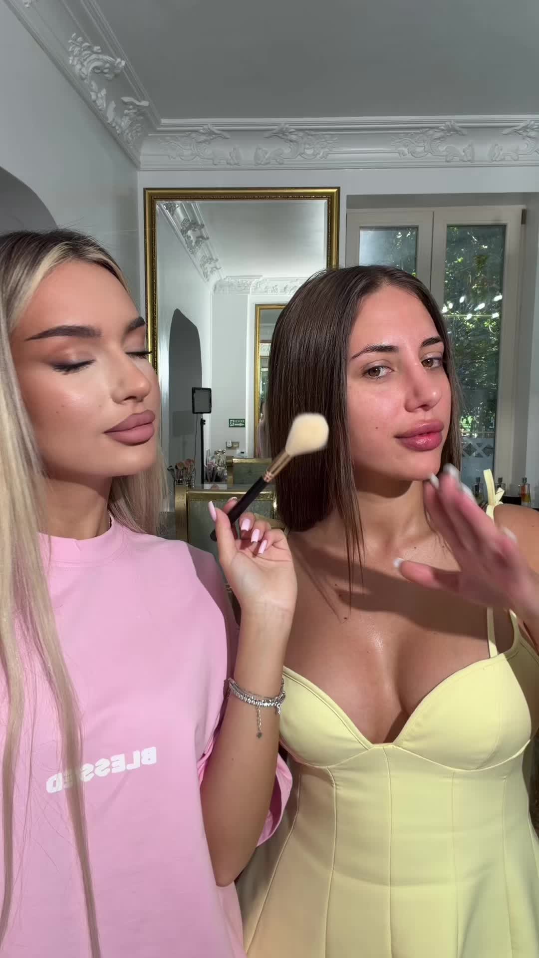 @Naomi💛