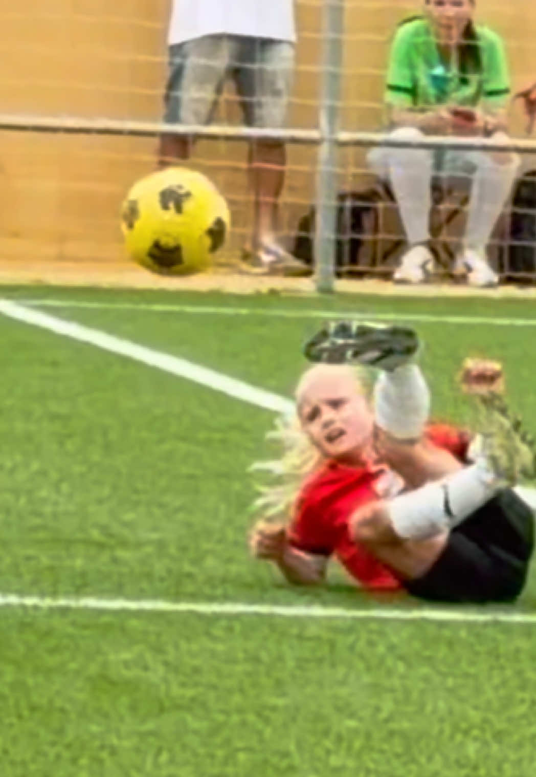 @Thea & Juni ⚽️🏃🏼♀️➡️