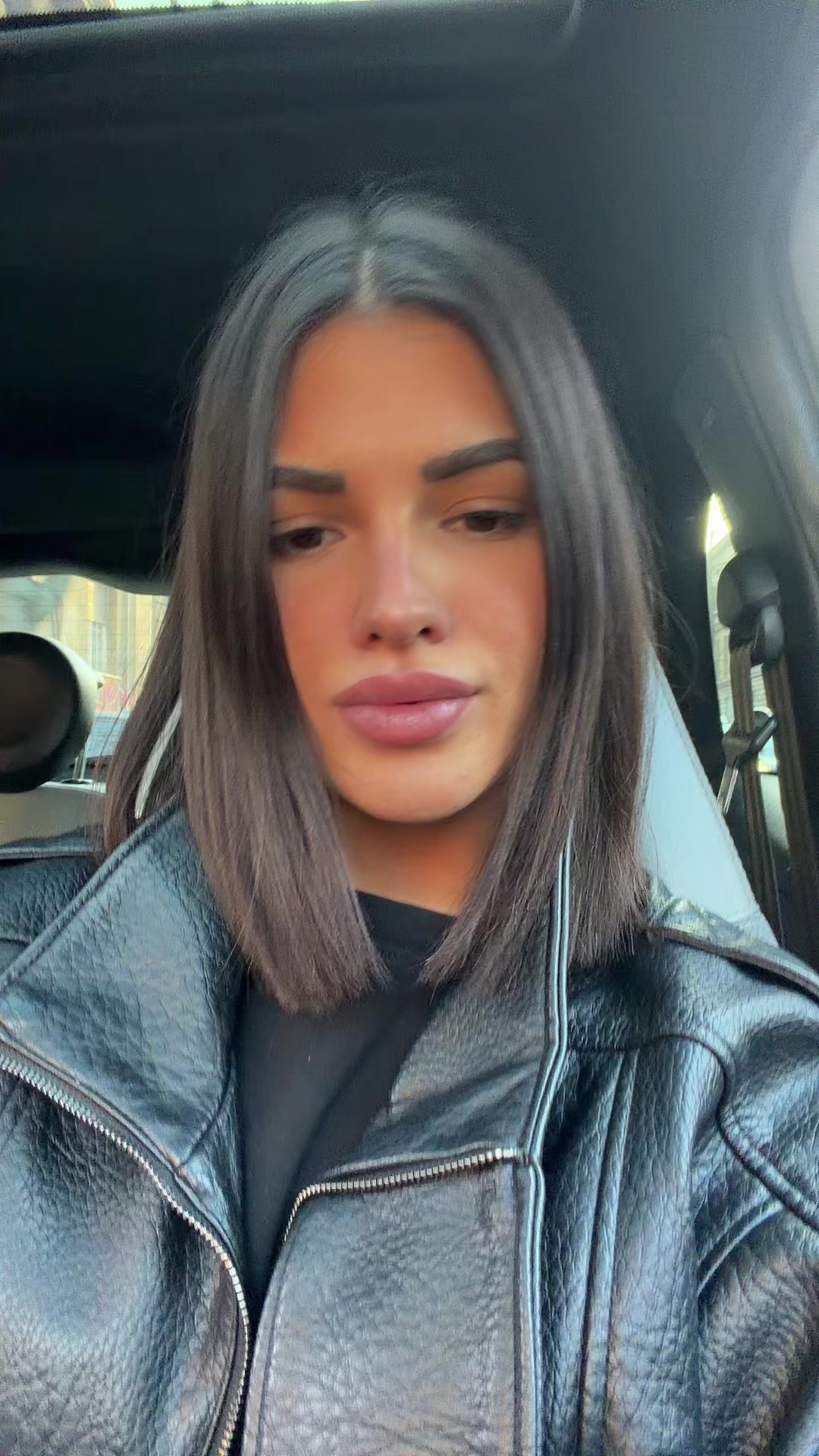 @nikanika