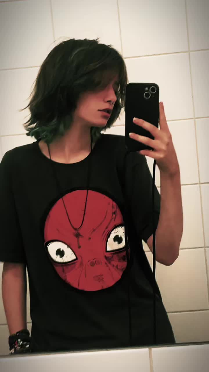 @T<3