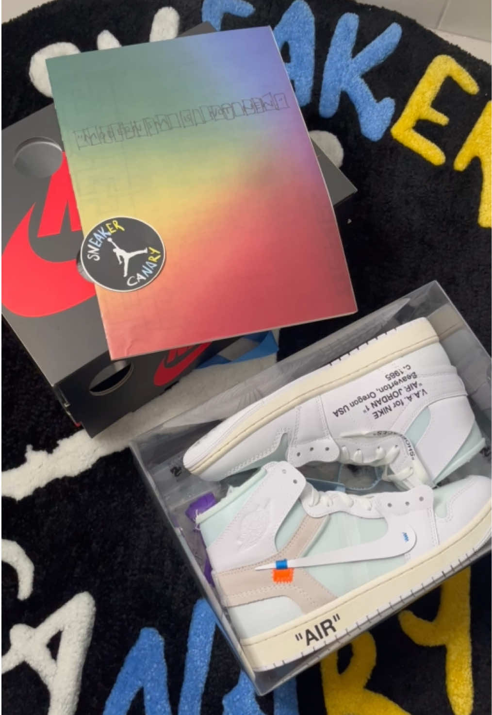 @Sneaker_canary