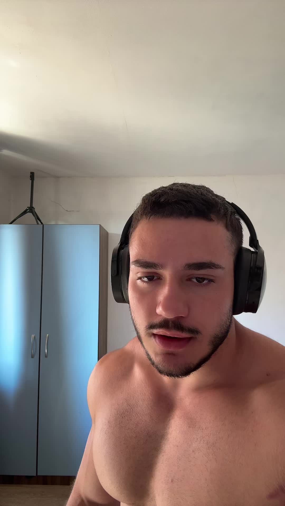 @vik3vik2