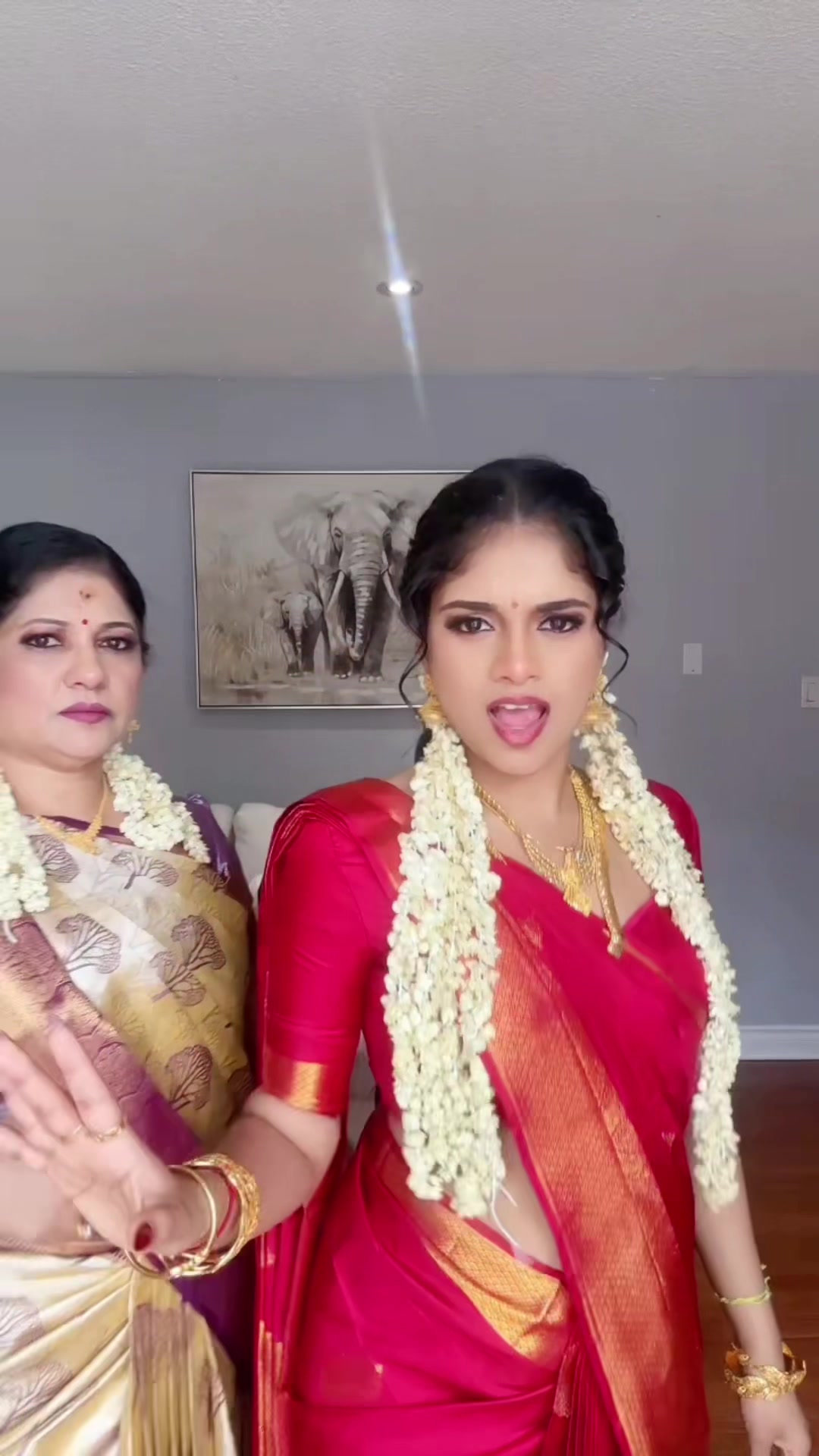 @elakiyaak