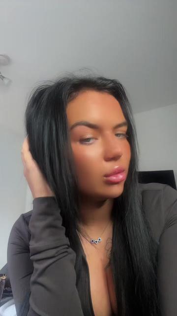 @tillybevanxx