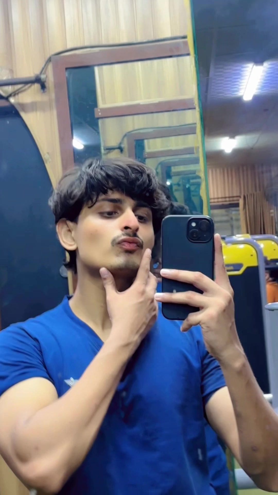 @UMAIR AZAAD Z🧛