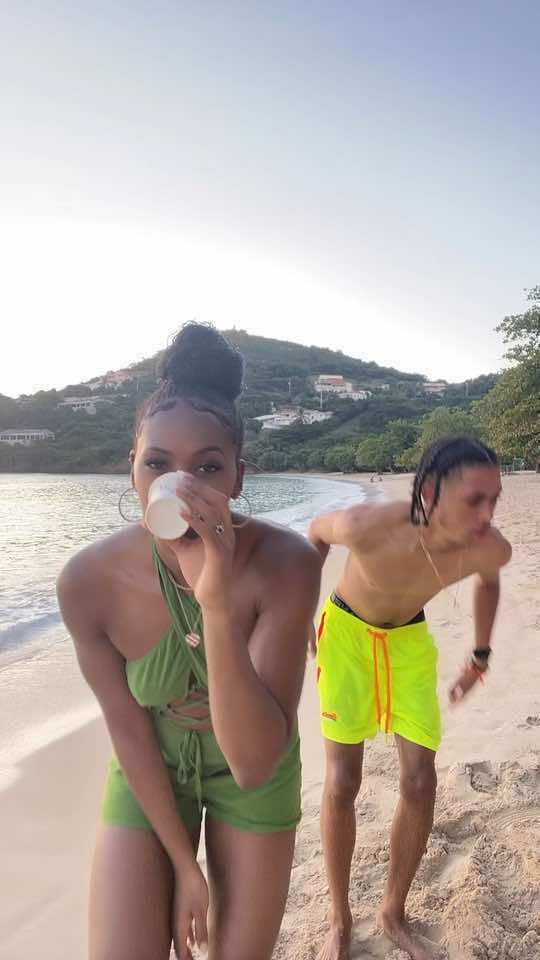 @Teeshaa