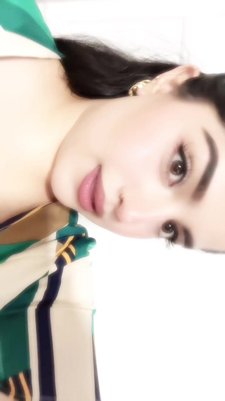 @QUEEN👑
