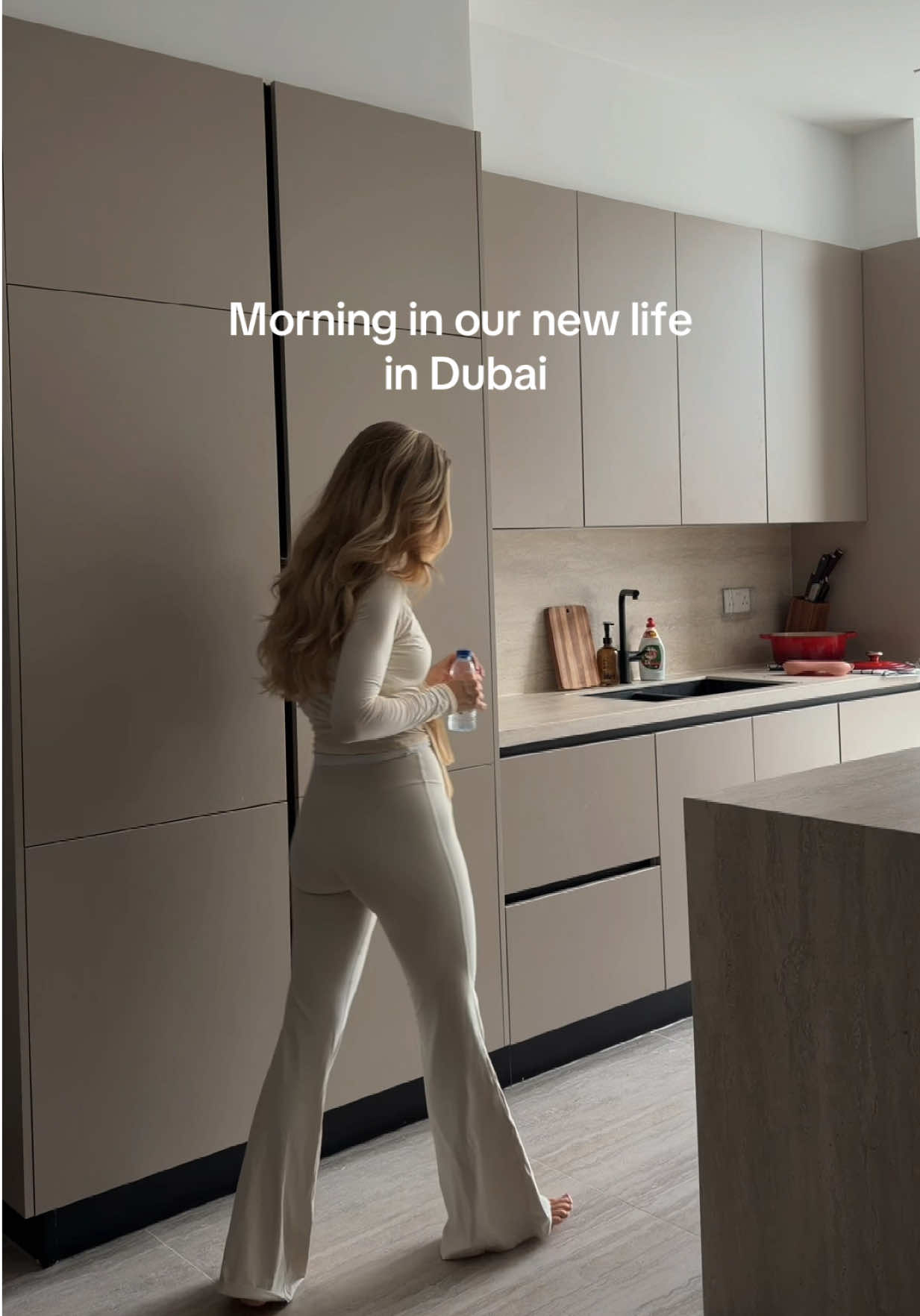 @Nea | Mom in Dubai