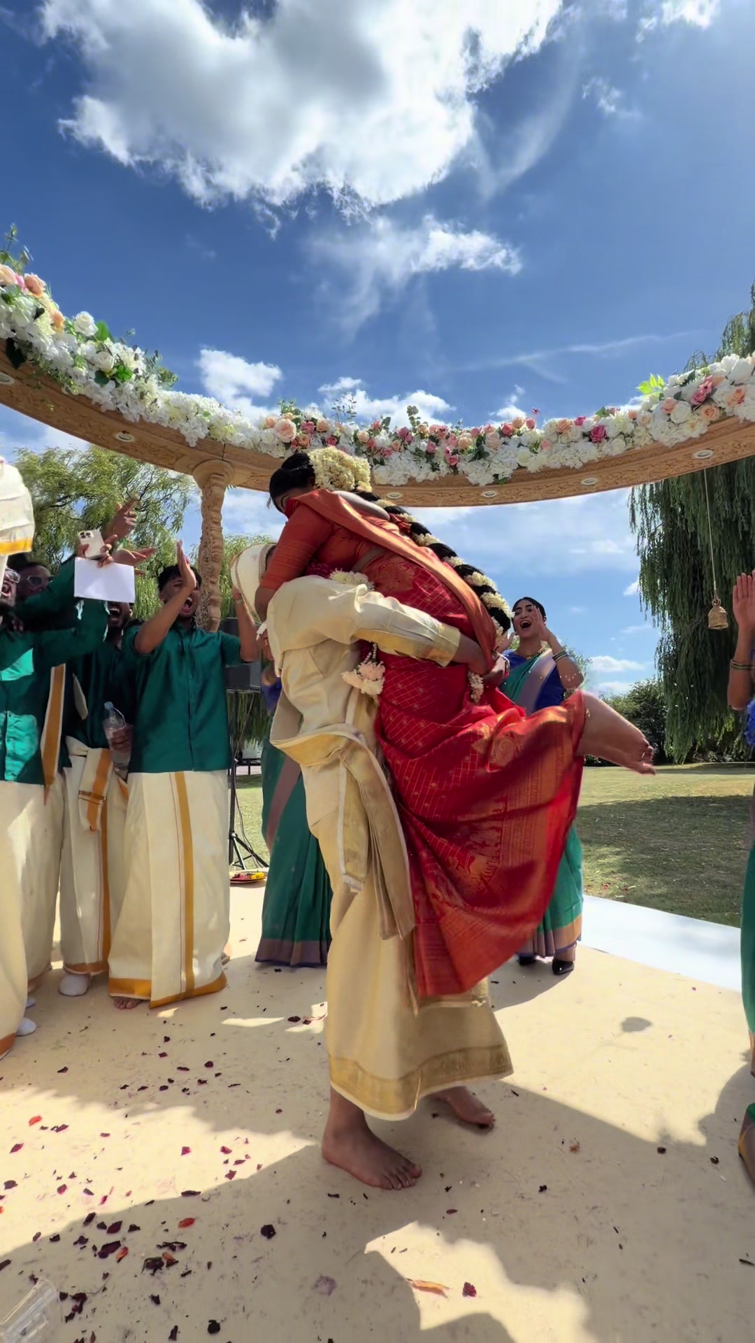 @Wedding Content Creator