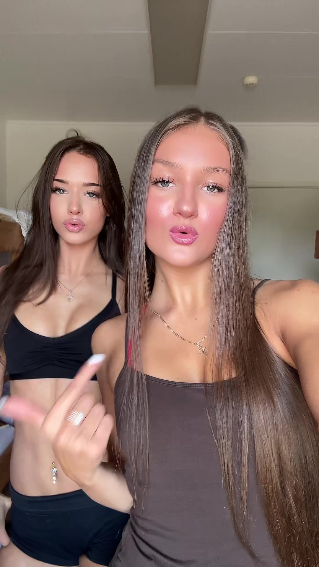 @Anisia
