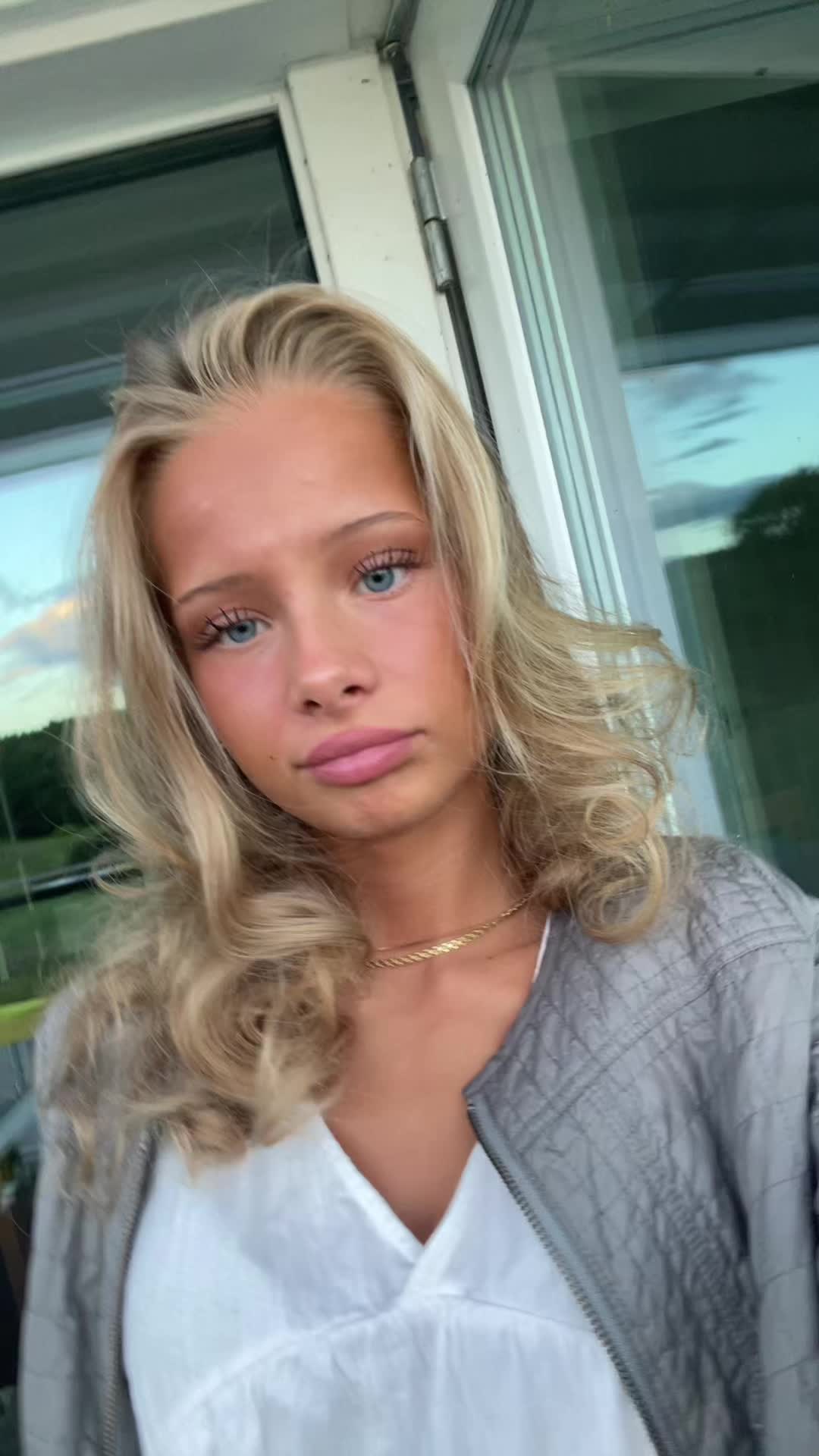 @Corneliaaa