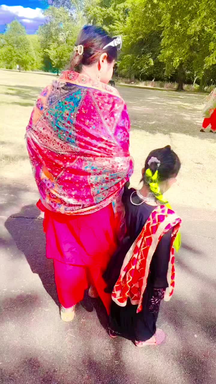 @MAAHI NEGI 👸