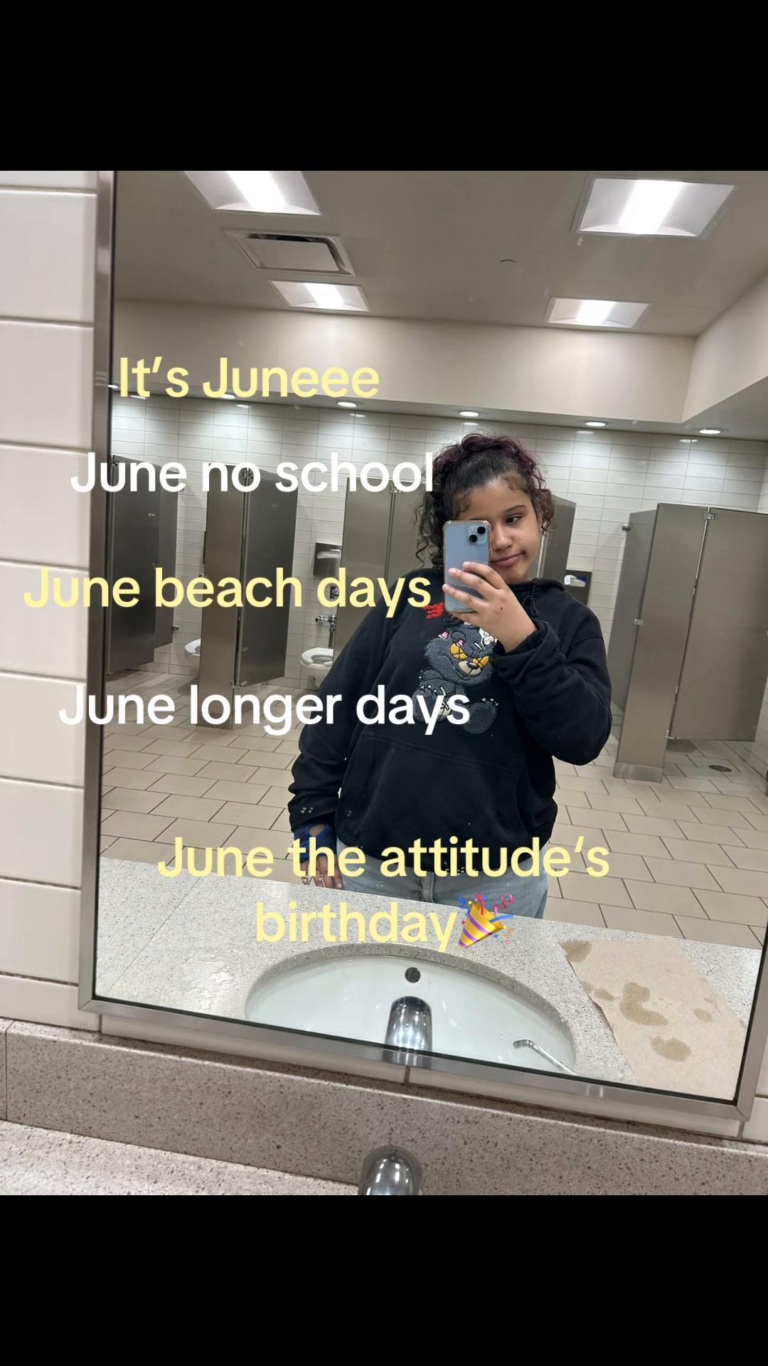 @👾
