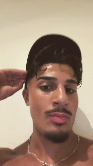 @Husseinoo