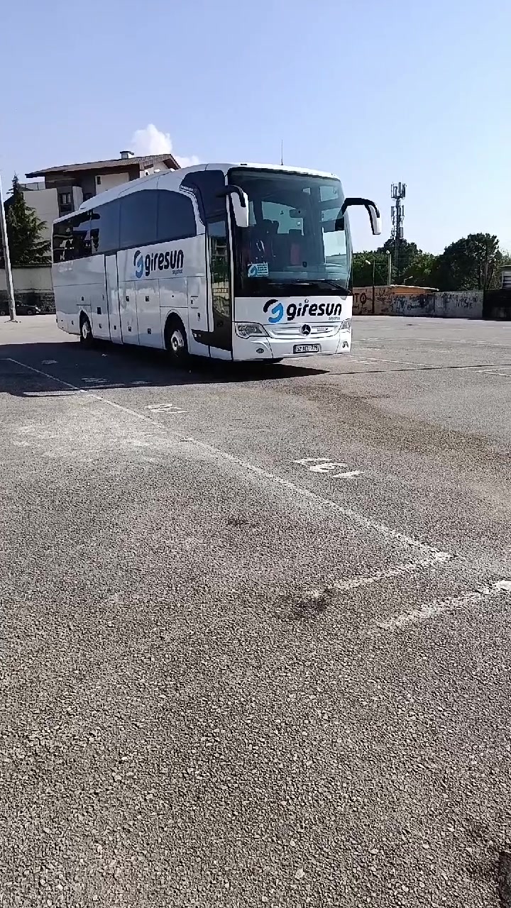 @( espiyeli genç kaptan )