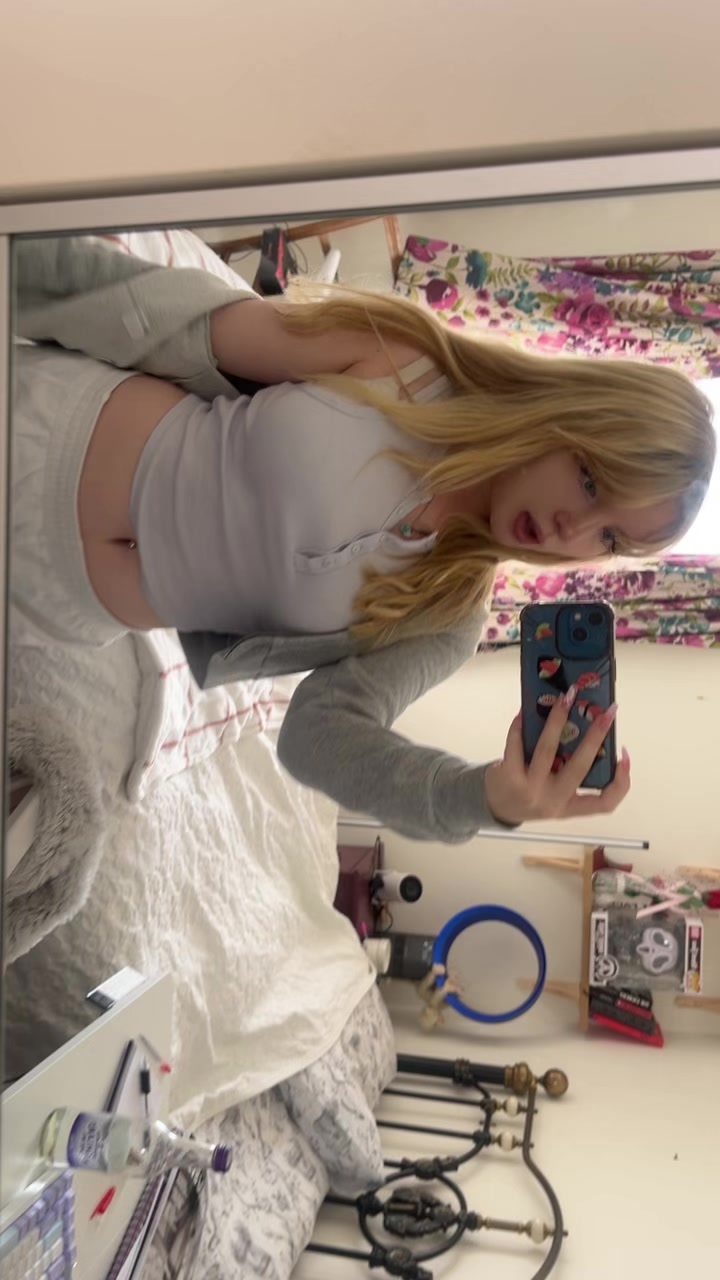 @Notchloe