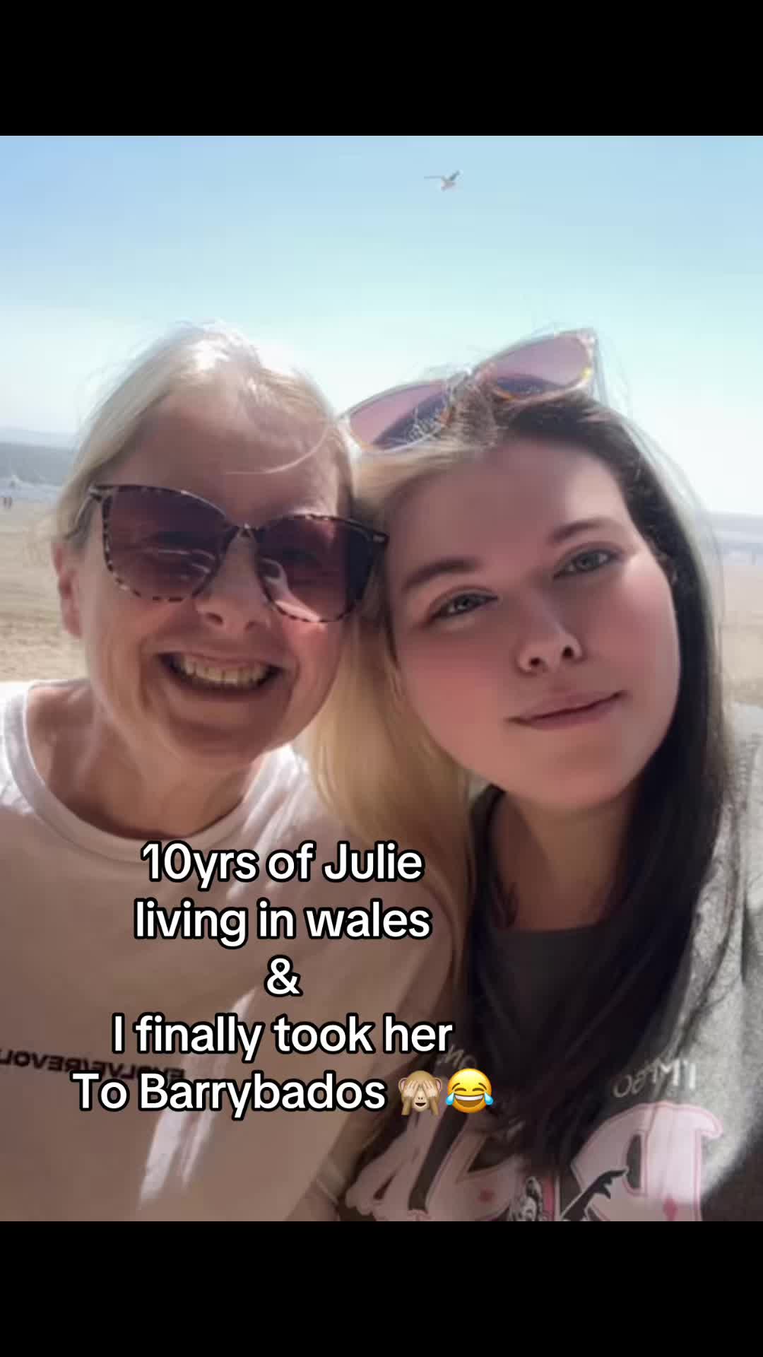 @Charlotte & Julie🏳️&zwj;🌈