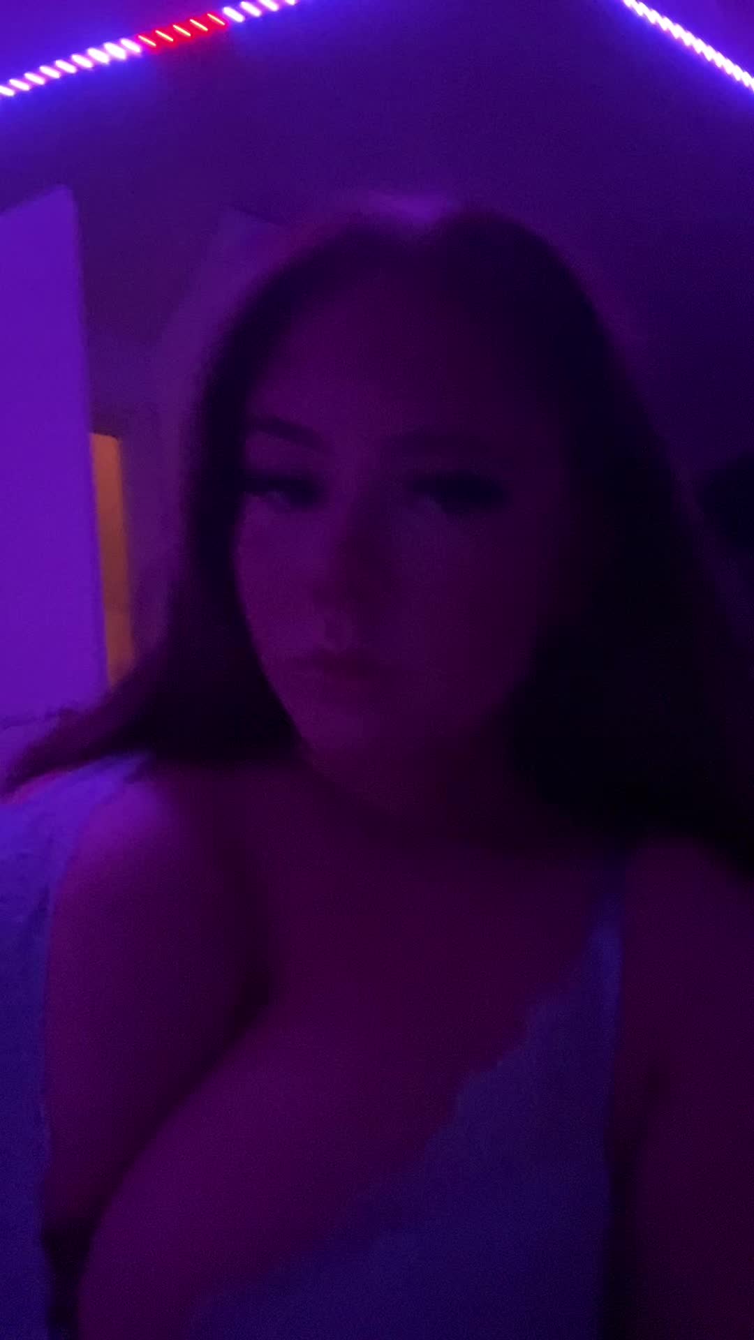 @menni <3