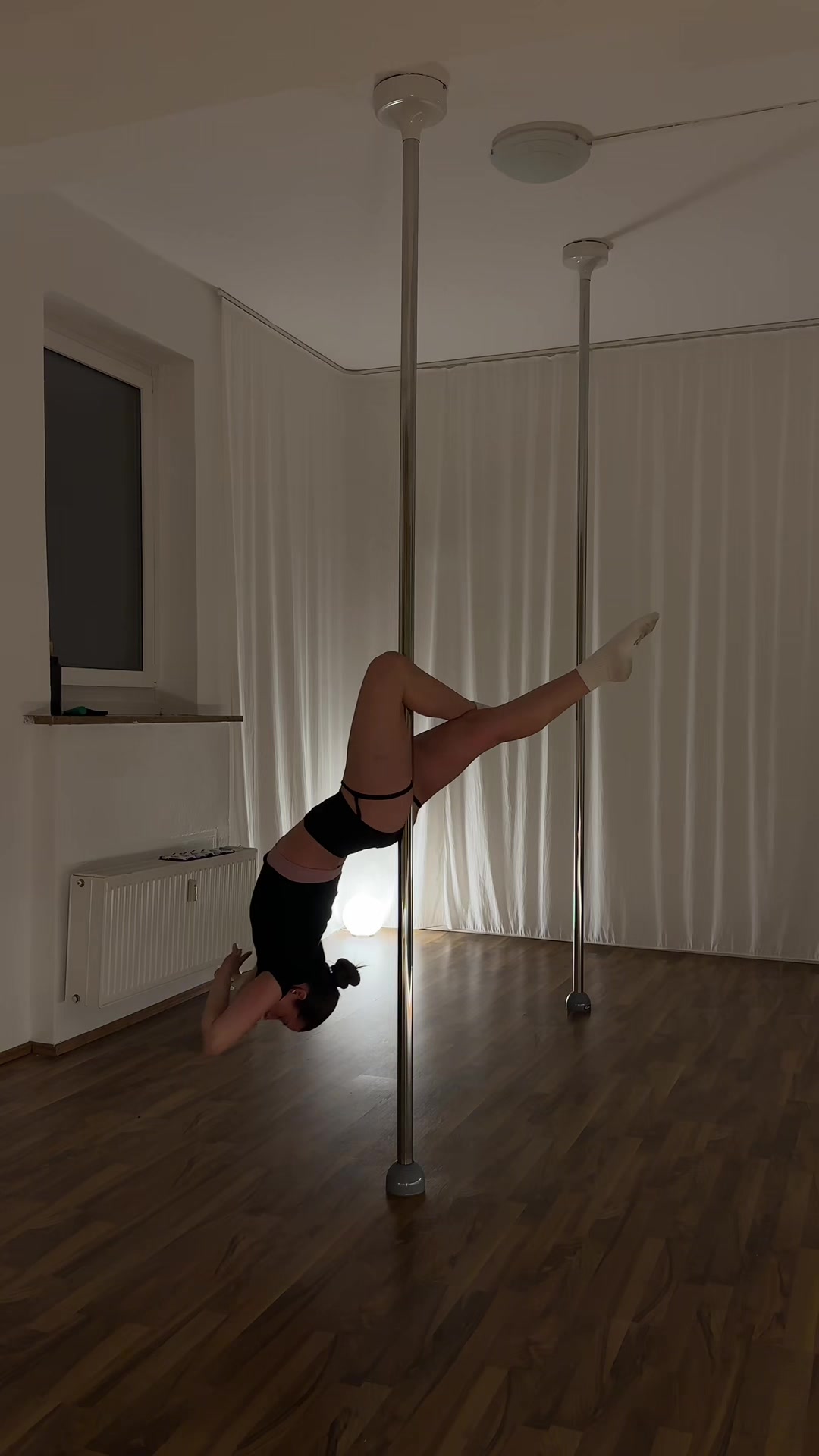 @julialuves_pole