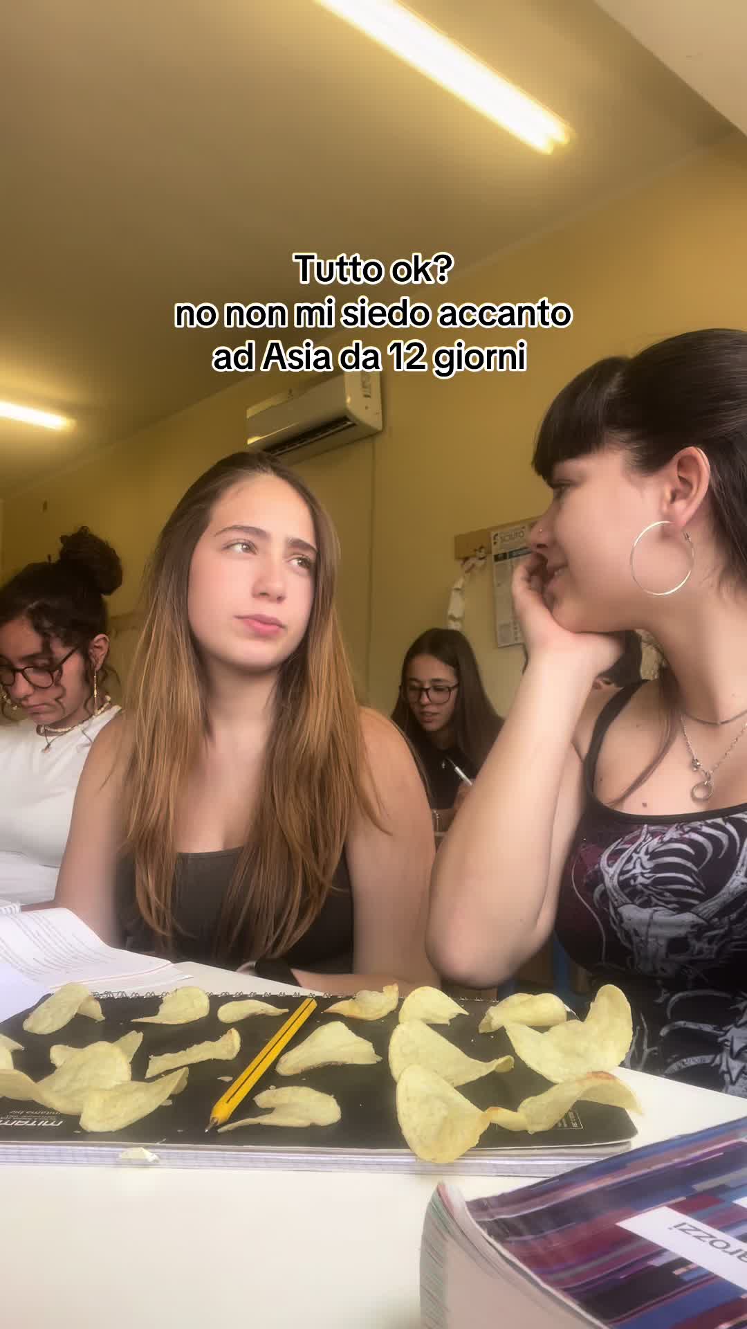 @🕷️🤍🦇