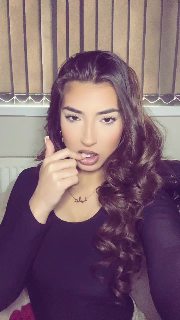 @Aaliyah khan x