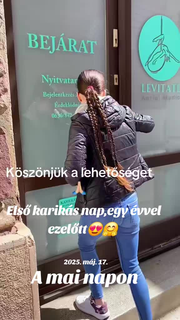 @MoneLiza