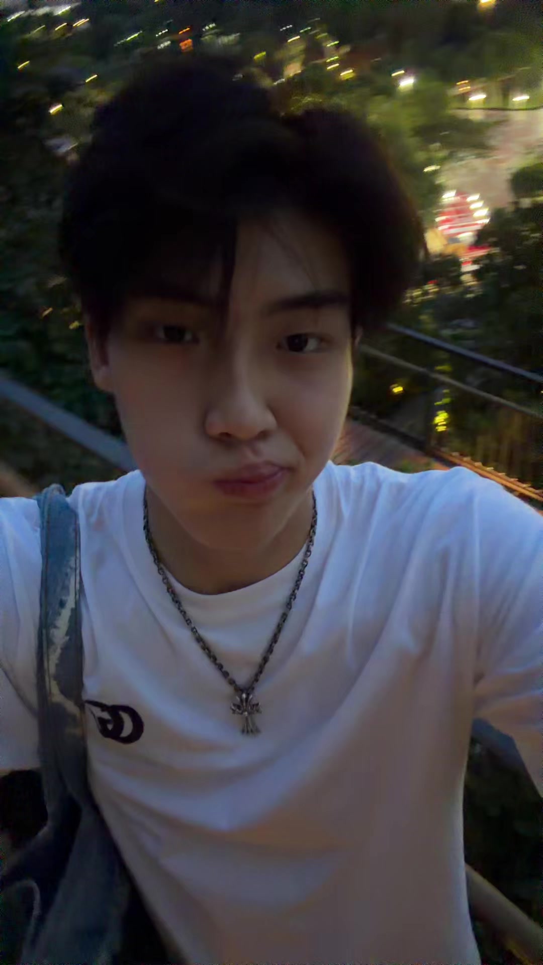 @Gong