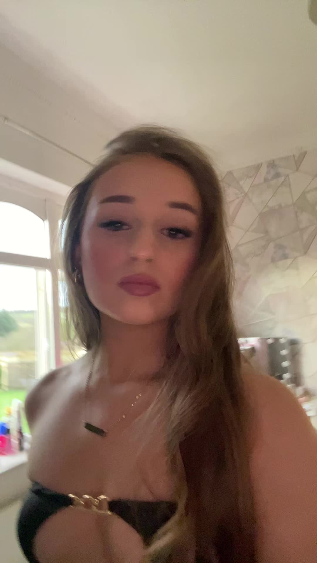 @𝓔𝓶𝓲𝓵𝔂 𝓡𝓸𝓼𝓮💞
