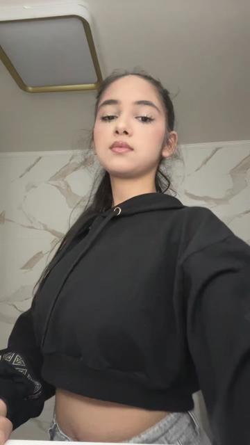 @Andreea🖤