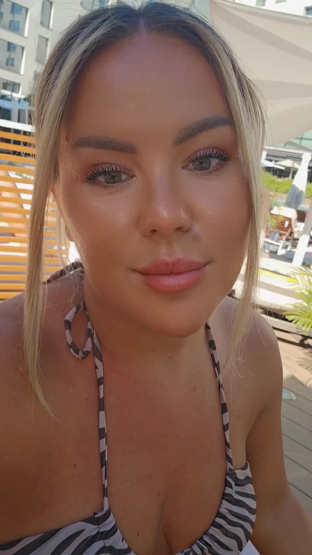@Elena Maria