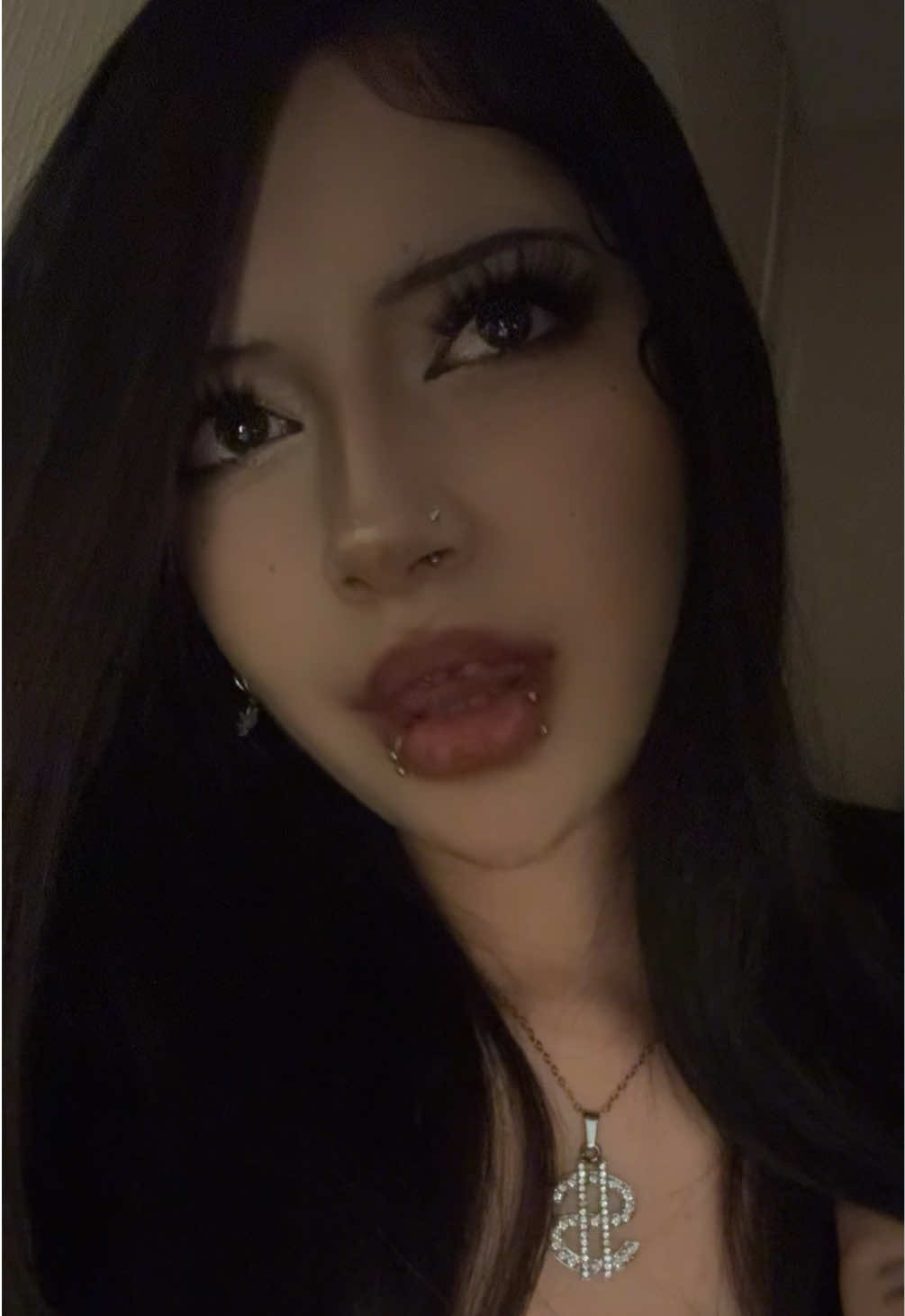 @♛