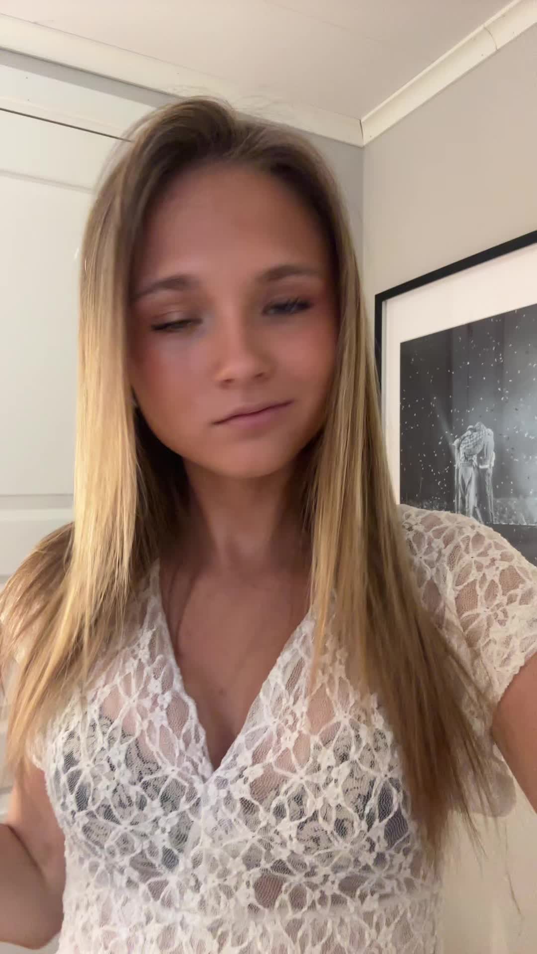 @Elle