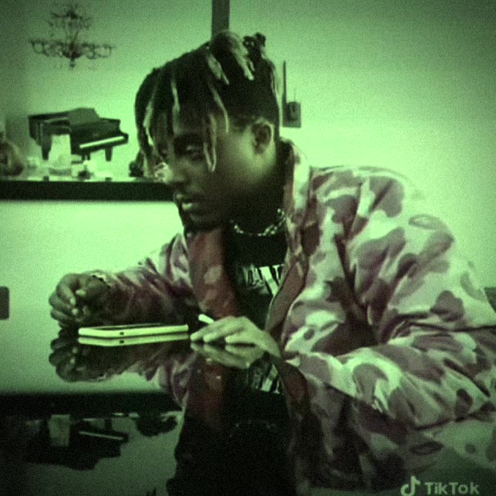 @𖣂