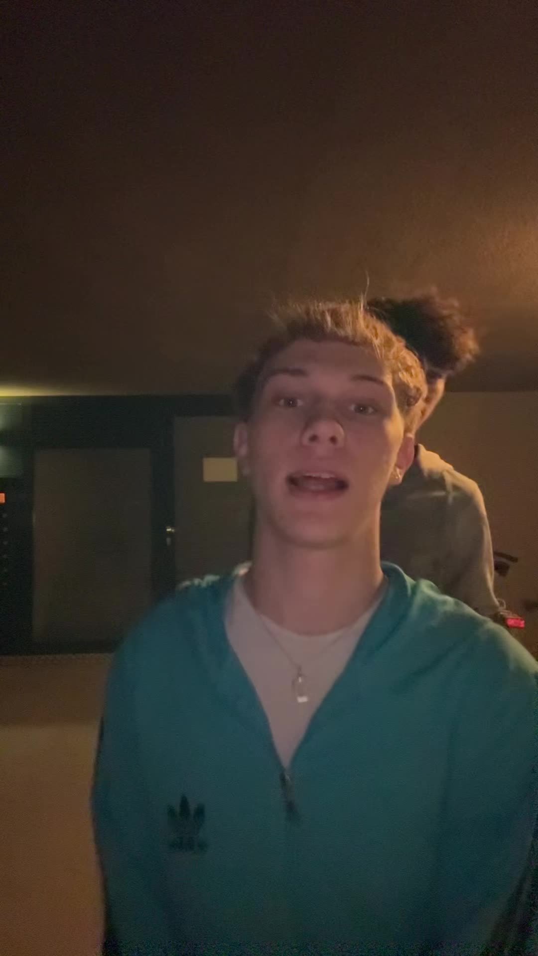 @𝐣𝐮𝐬𝐭𝐢𝐧𝐱𝐞𝐥𝐢𝐚𝐬
