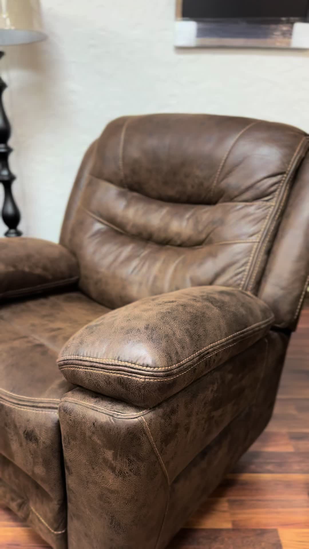 @RusticFurnitureDepot