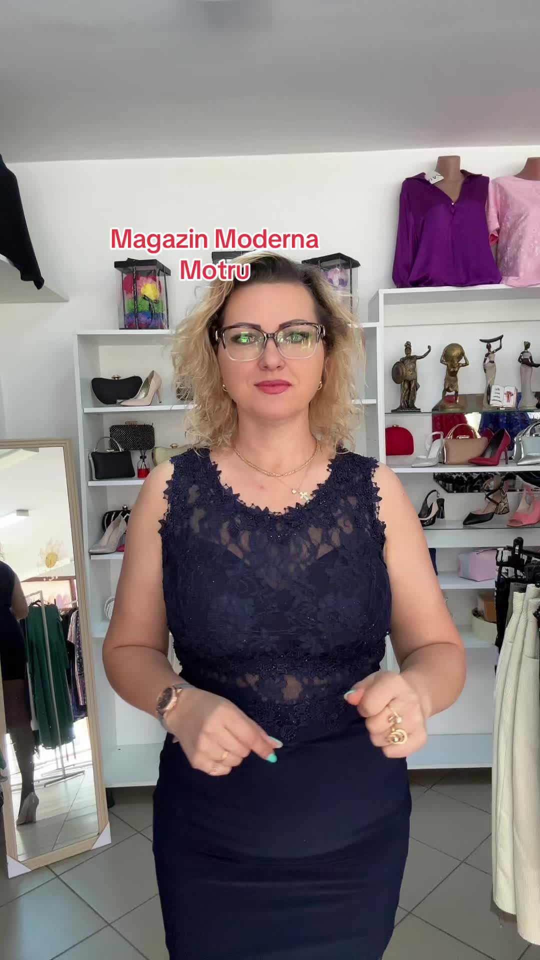 @Elena Ely