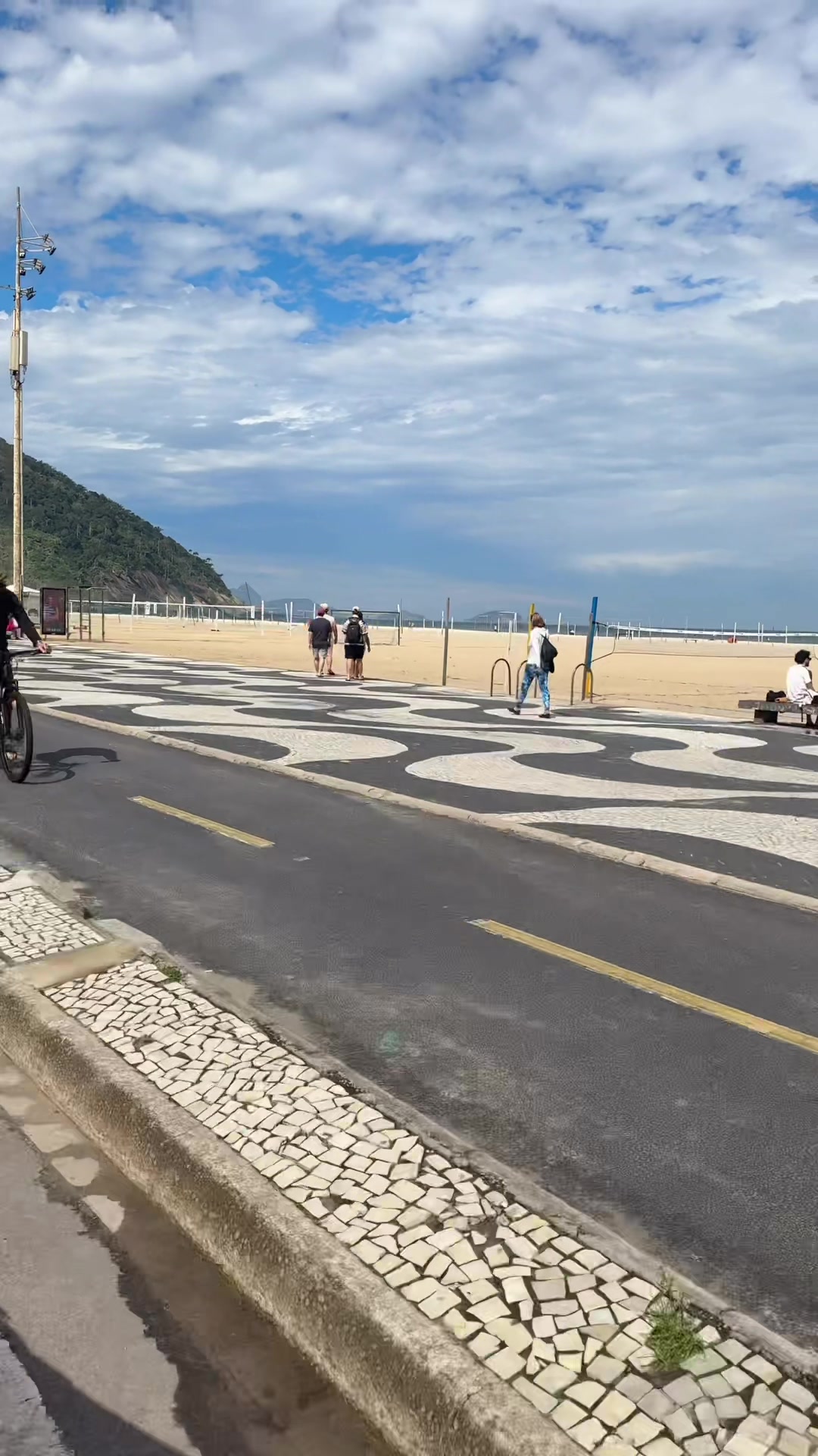 @Nossoolharcarioca