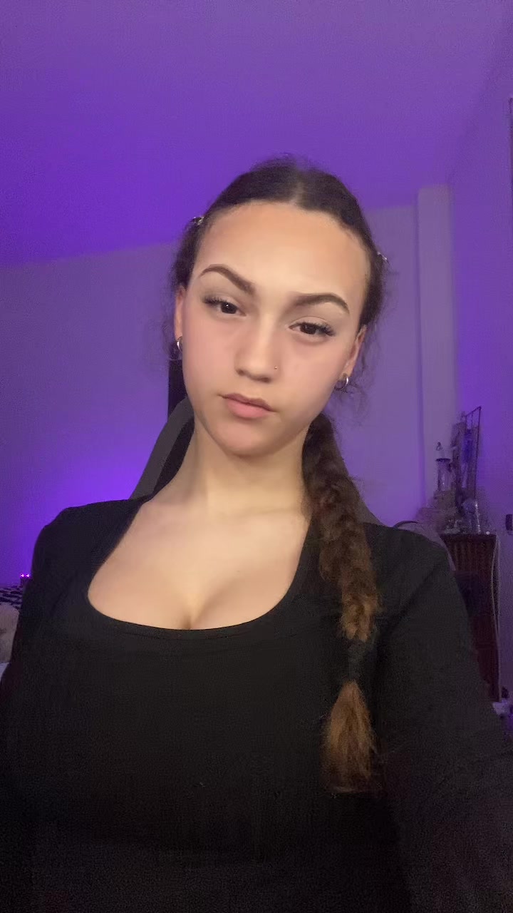 @𖣂