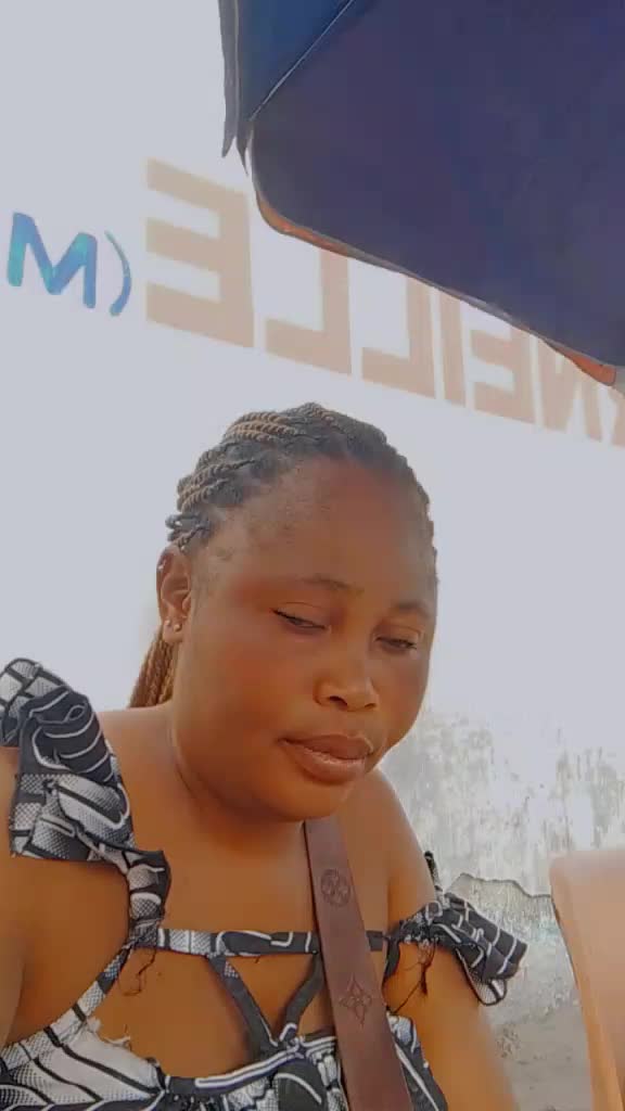 @jupsine lokomo