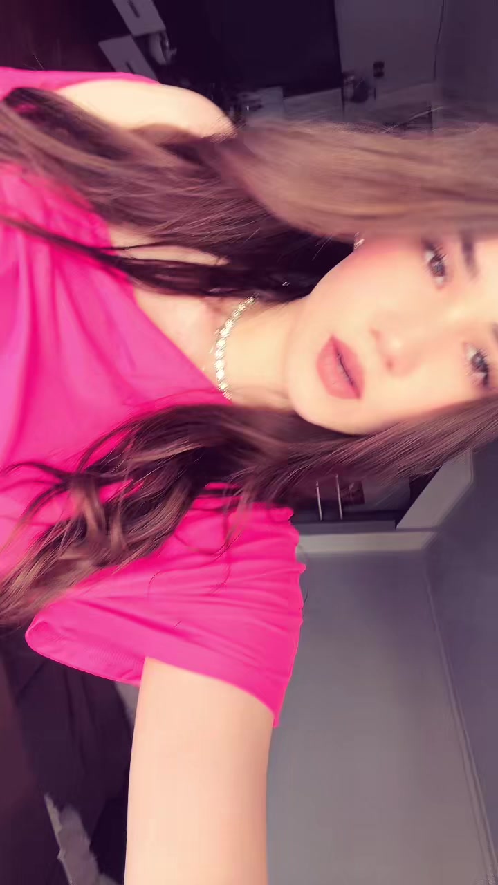 @daniela