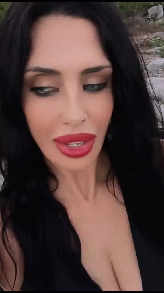 @Esmeralda