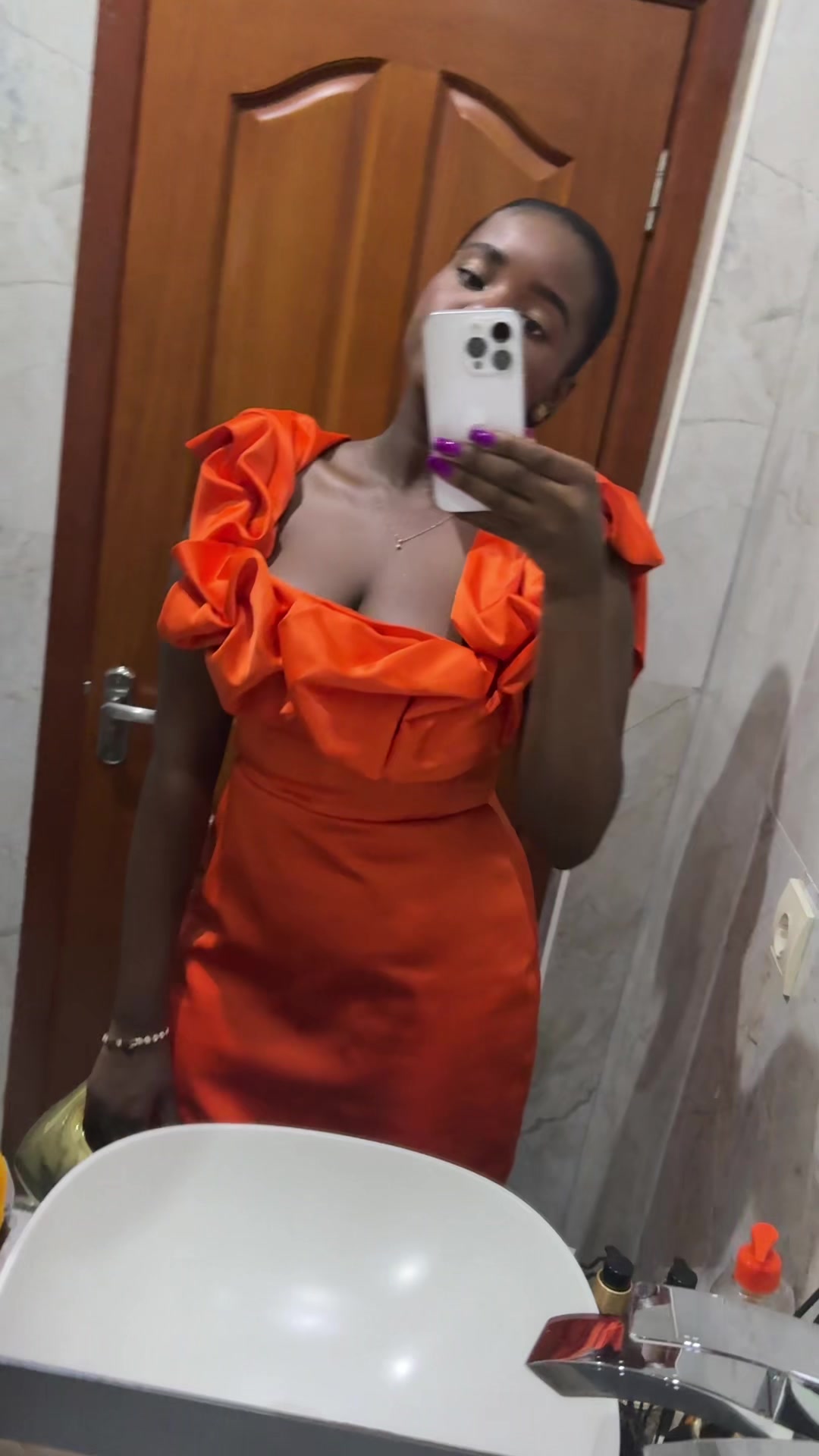 @nayaragomesgg